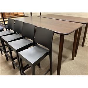 Lot 97 (1)

Table & Chairs